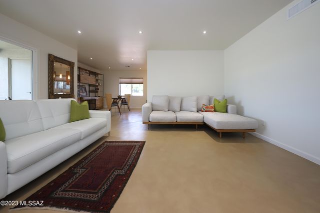 2791 W Casas Circle, Tucson, AZ 85742