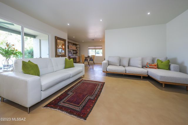 2791 W Casas Circle, Tucson, AZ 85742