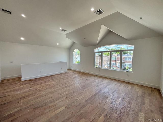 122-21 Long Street, New York City, NY 11434
