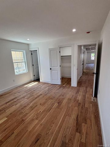 122-21 Long Street, New York City, NY 11434