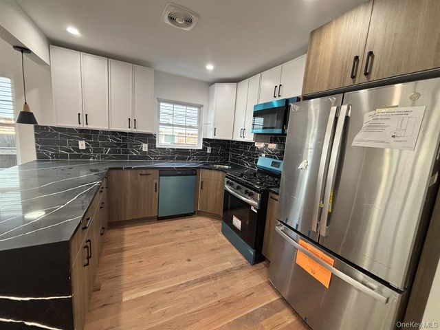 122-21 Long Street, New York City, NY 11434
