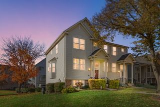 1086 Manchester Circle, Grayslake, IL 60030