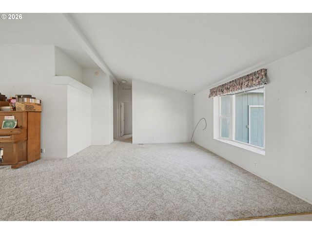 2717 MAIA Loop, Springfield, OR 97477