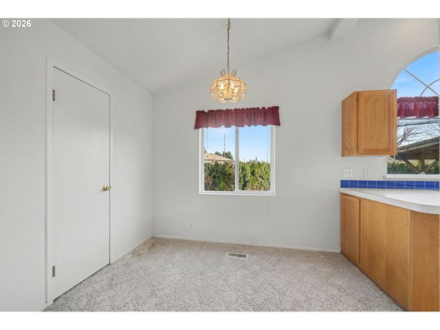 2717 MAIA Loop, Springfield, OR 97477