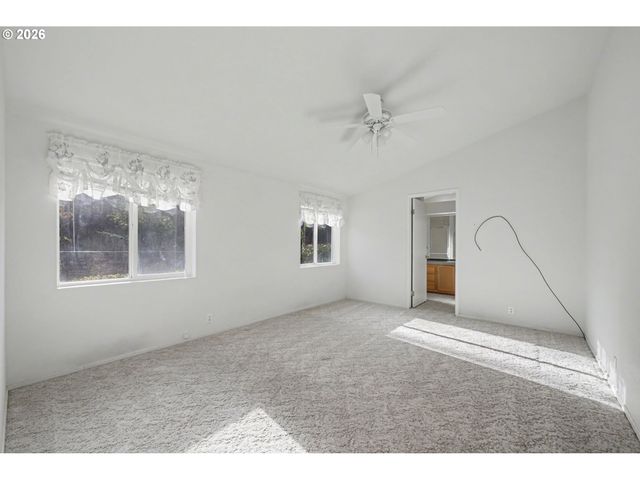 2717 MAIA Loop, Springfield, OR 97477