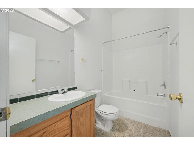 2717 MAIA Loop, Springfield, OR 97477