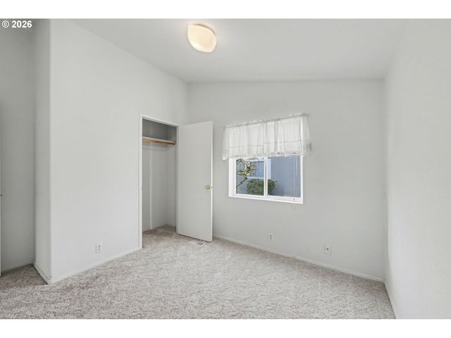 2717 MAIA Loop, Springfield, OR 97477