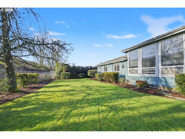 2717 MAIA Loop, Springfield, OR 97477