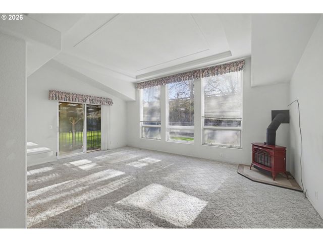 2717 MAIA Loop, Springfield, OR 97477