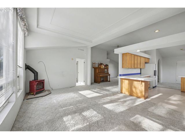 2717 MAIA Loop, Springfield, OR 97477