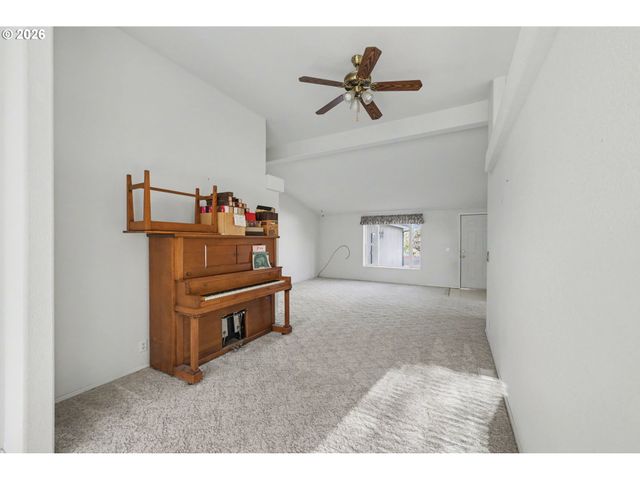 2717 MAIA Loop, Springfield, OR 97477