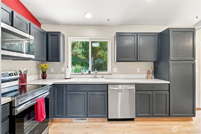 1565 Nordic Place, Poulsbo, WA 98370