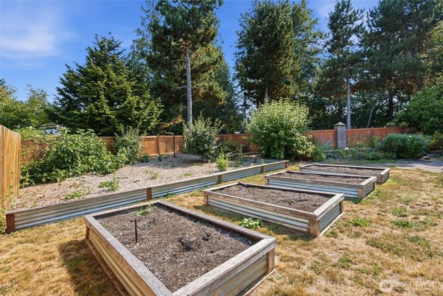 1565 Nordic Place, Poulsbo, WA 98370