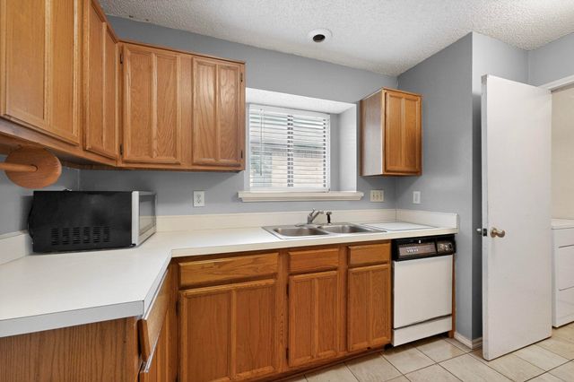 2339 Dartmouth Drive, Grand Prairie, TX 75052