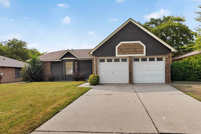 2339 Dartmouth Drive, Grand Prairie, TX 75052