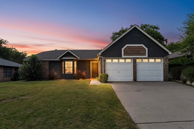 2339 Dartmouth Drive, Grand Prairie, TX 75052