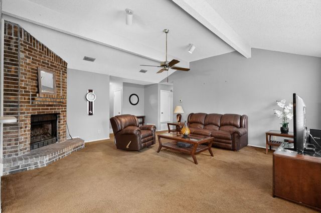 2339 Dartmouth Drive, Grand Prairie, TX 75052