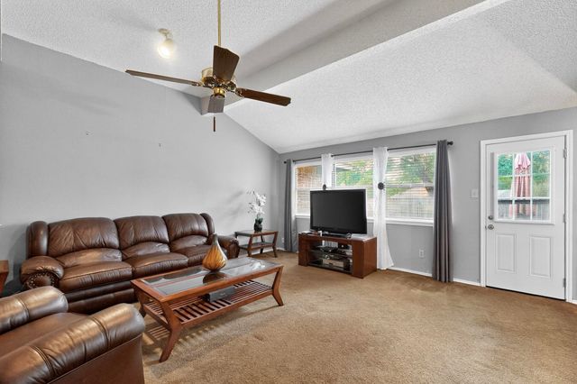 2339 Dartmouth Drive, Grand Prairie, TX 75052