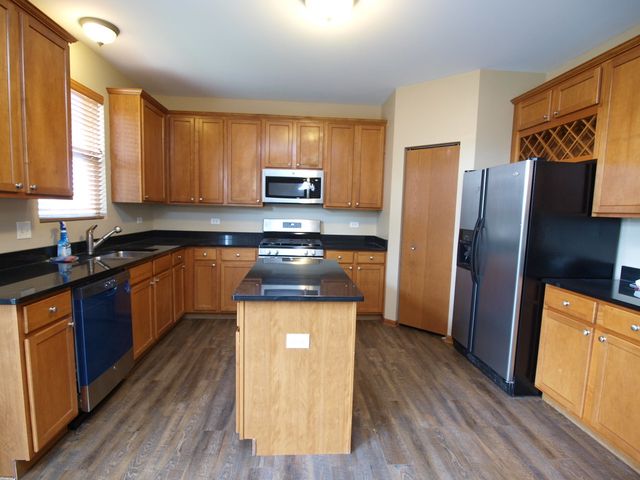 8116 BLUESTEM Avenue, Joliet, IL 60431