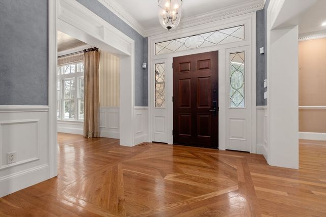 9 Stonegate Dr, Westwood, MA 02090