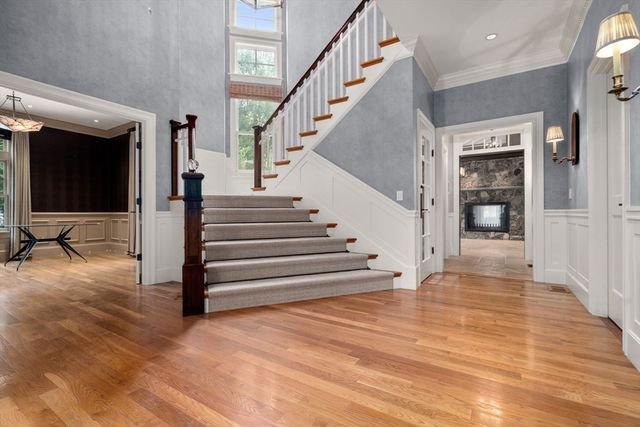 9 Stonegate Dr, Westwood, MA 02090