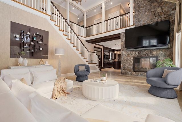 9 Stonegate Dr, Westwood, MA 02090