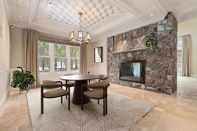 9 Stonegate Dr, Westwood, MA 02090