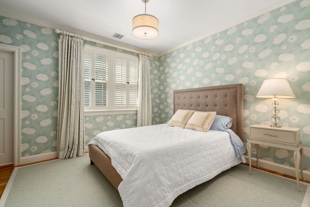 9 Stonegate Dr, Westwood, MA 02090