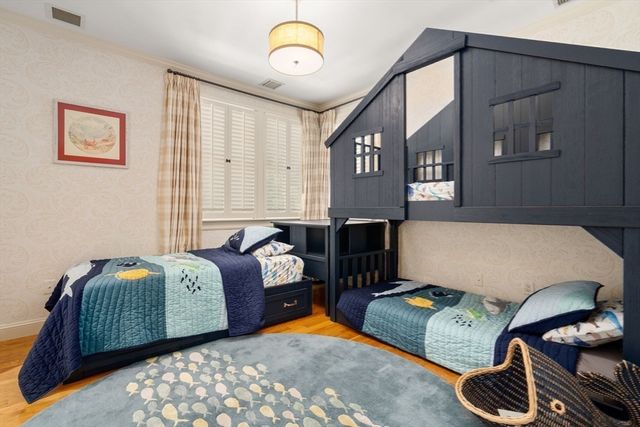 9 Stonegate Dr, Westwood, MA 02090