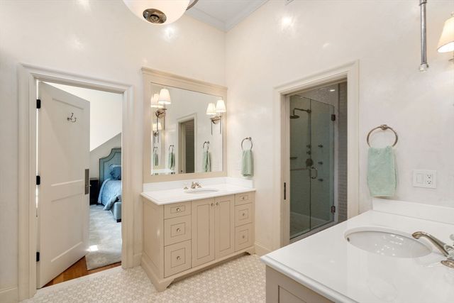 9 Stonegate Dr, Westwood, MA 02090