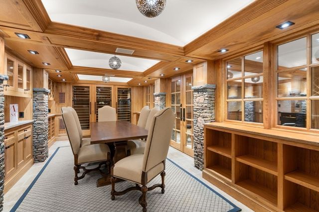 9 Stonegate Dr, Westwood, MA 02090