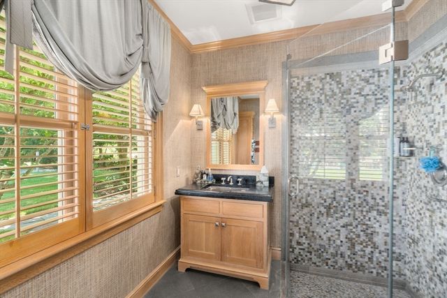 9 Stonegate Dr, Westwood, MA 02090