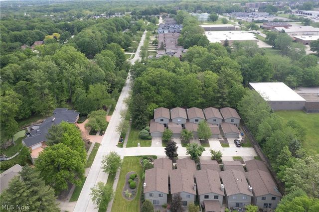 19533 Idlewood Trail 20-1, Strongsville, OH 44149