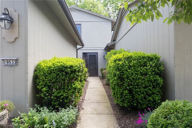 19533 Idlewood Trail 20-1, Strongsville, OH 44149