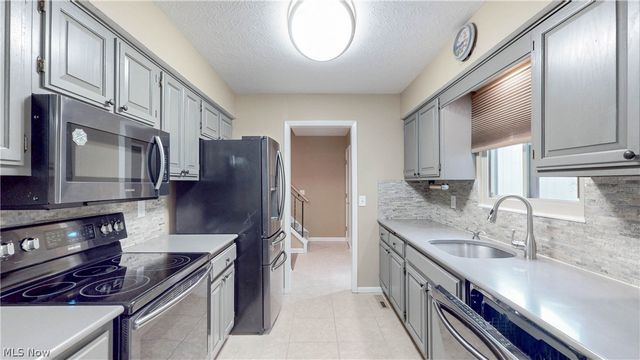 19533 Idlewood Trail 20-1, Strongsville, OH 44149