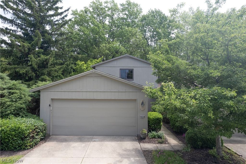 19533 Idlewood Trail 20-1, Strongsville, OH 44149