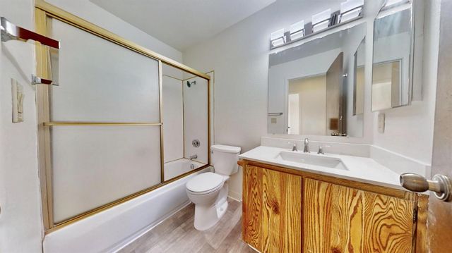 2 Topam Ct, Sacramento, CA 95833