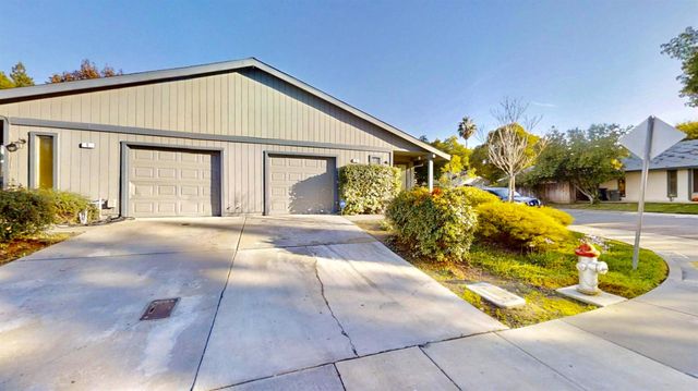 2 Topam Ct, Sacramento, CA 95833