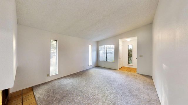 2 Topam Ct, Sacramento, CA 95833
