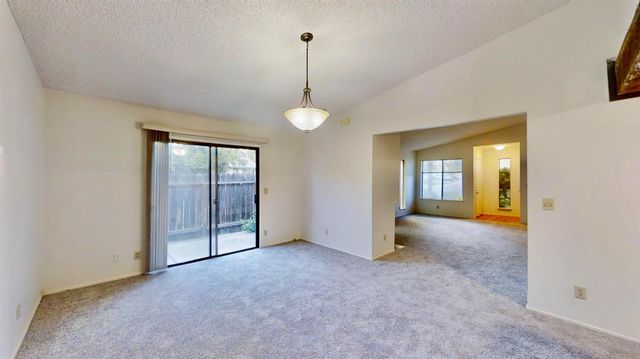 2 Topam Ct, Sacramento, CA 95833