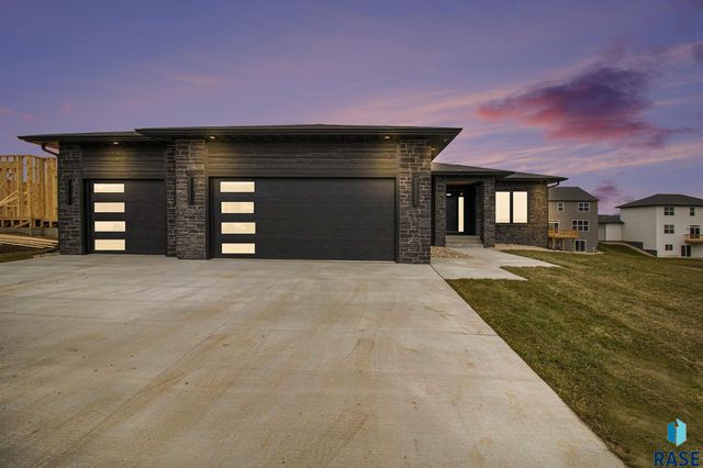 2812 S Dunraven Ave Avenue, Sioux Falls, SD 57110