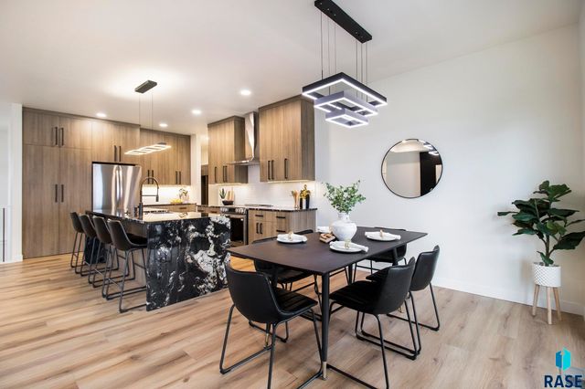 2812 S Dunraven Ave Avenue, Sioux Falls, SD 57110