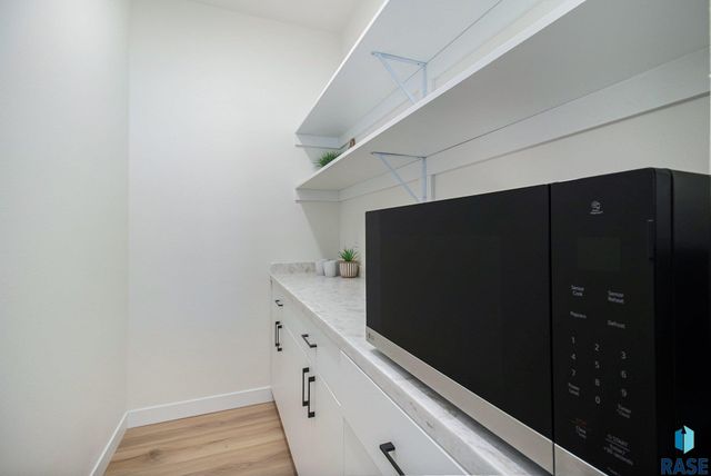 2812 S Dunraven Ave Avenue, Sioux Falls, SD 57110