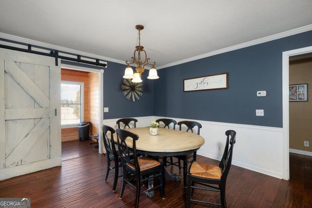 153 Thelma Road SW, Calhoun, GA 30701