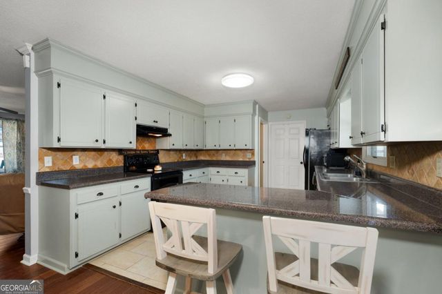 153 Thelma Road SW, Calhoun, GA 30701