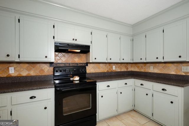 153 Thelma Road SW, Calhoun, GA 30701