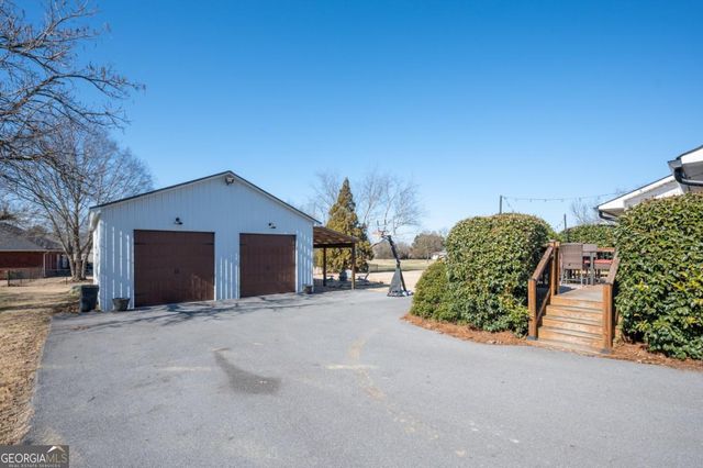 153 Thelma Road SW, Calhoun, GA 30701