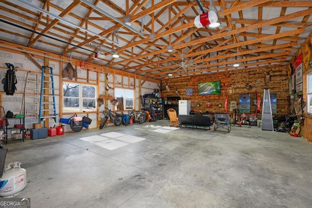 153 Thelma Road SW, Calhoun, GA 30701