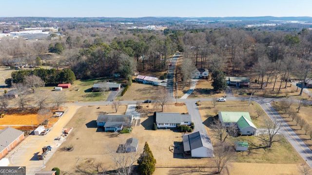 153 Thelma Road SW, Calhoun, GA 30701