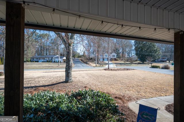 153 Thelma Road SW, Calhoun, GA 30701